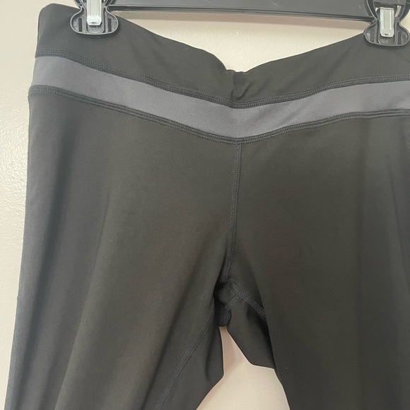LL Bean Capri Leggings - Picture 2 of 6